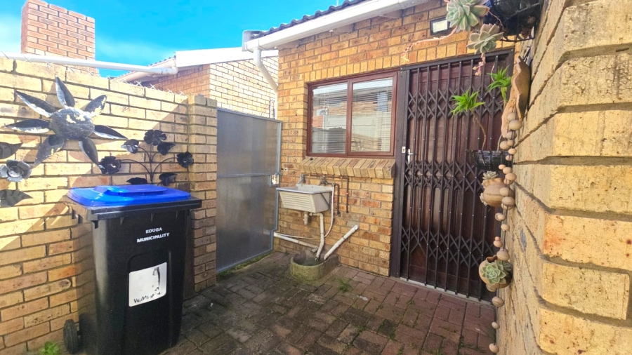 2 Bedroom Property for Sale in Jeffreys Bay Central Eastern Cape